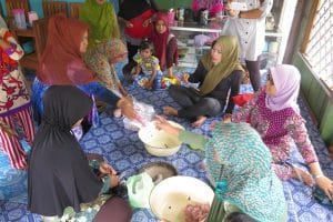 Semangat Perempuan Desa Tanjung Batu Membangun Industri Makanan Olahan Hasil Laut