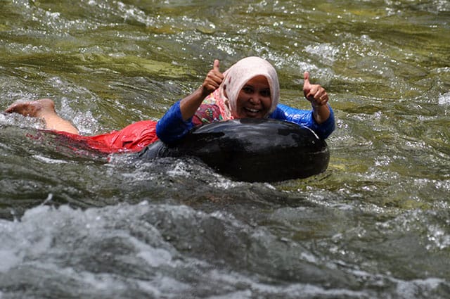 berenang-di-aliran-sungai-alas