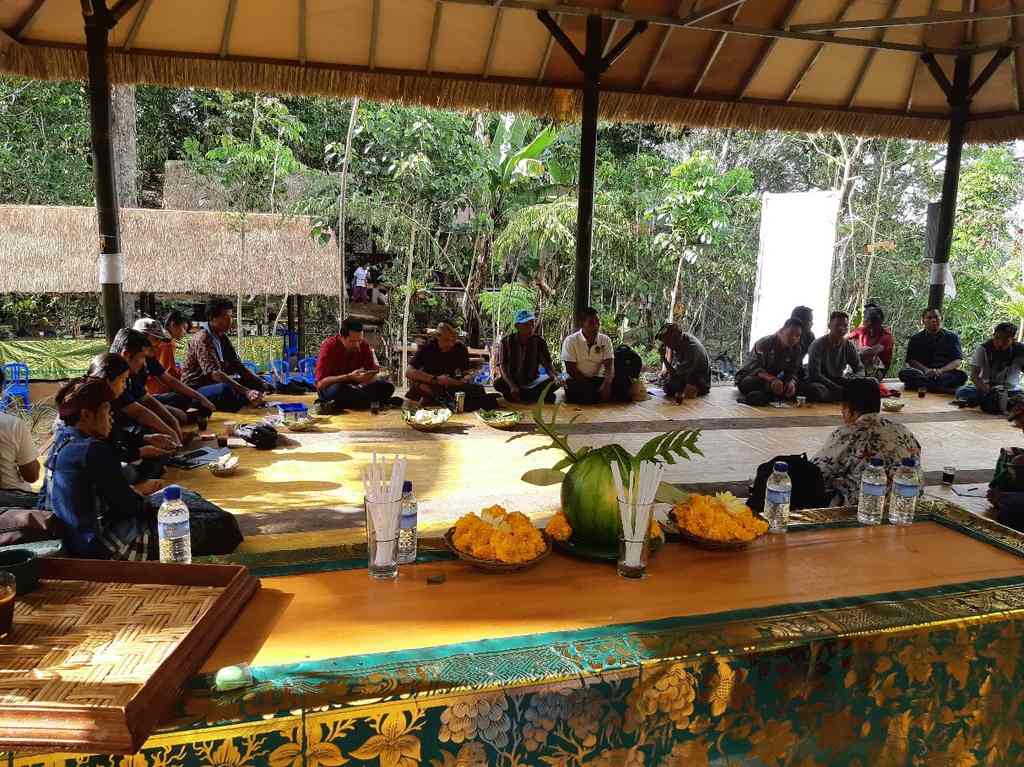 diskusi perhutanan sosial di camping kopi wanagiri buleleng