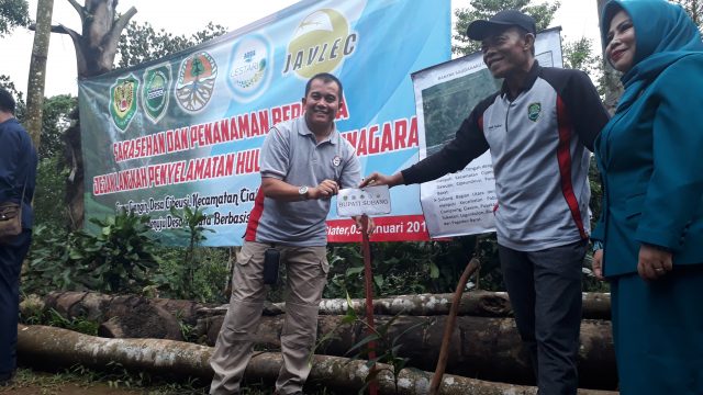 penyerahan bibit