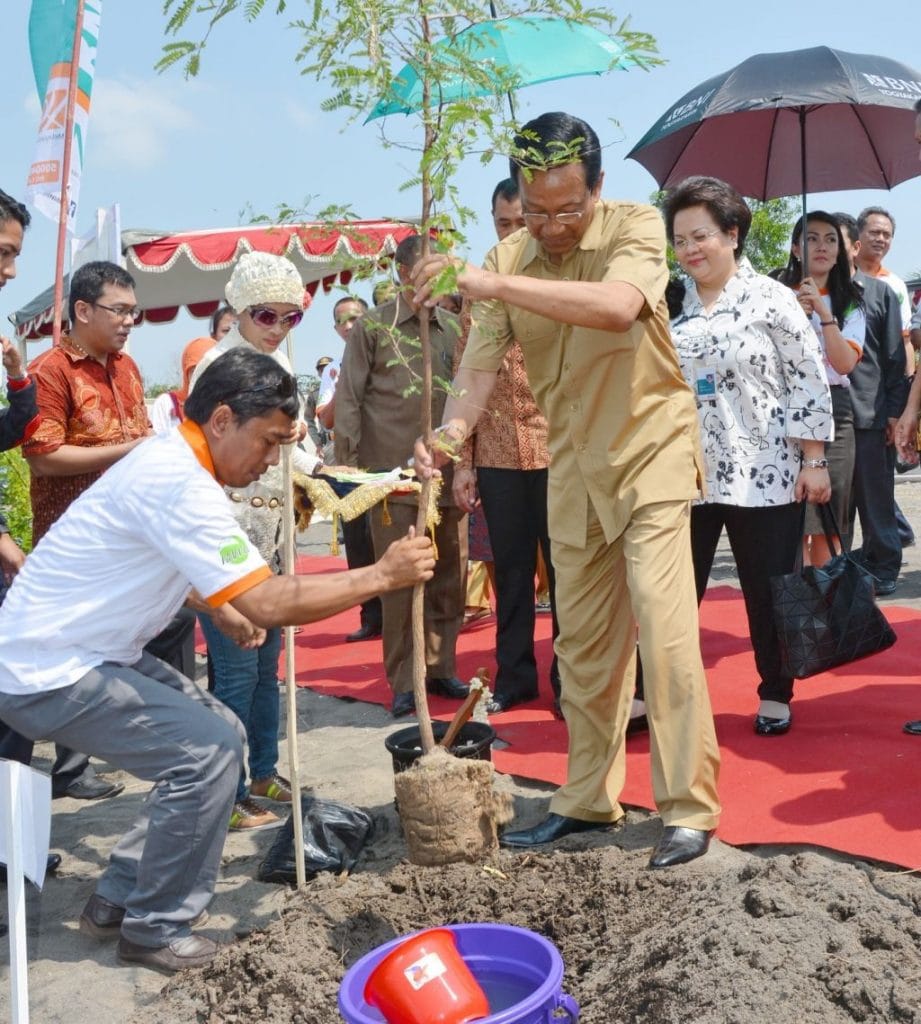 Sultan HB X Canangkan Tanam Pohon Perindang JJLS di Samas Bantul