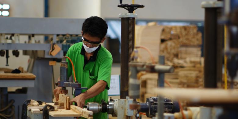 Sertifikat Kayu Halal Dibatalkan: Mau Dibawa Kemana Industri Kehutanan Kita Sertifikat Kayu Halal Dibatalkan: Mau Dibawa Kemana Industri Kehutanan Kita