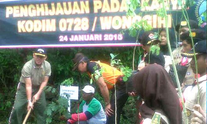 Tentara Prakasai Penghijauan Padat Karya