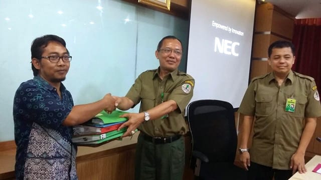 Jalankan Putusan Pengadilan, Kementerian Lingkungan Hidup Serahkan Data Kehutanan Jalankan Putusan Pengadilan, Kementerian Lingkungan Hidup Serahkan Data Kehutanan