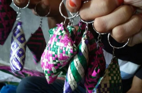 Perempuan Sentang dan Bustanussalam Produksi Souvenir Berbahan Daun Pandan
