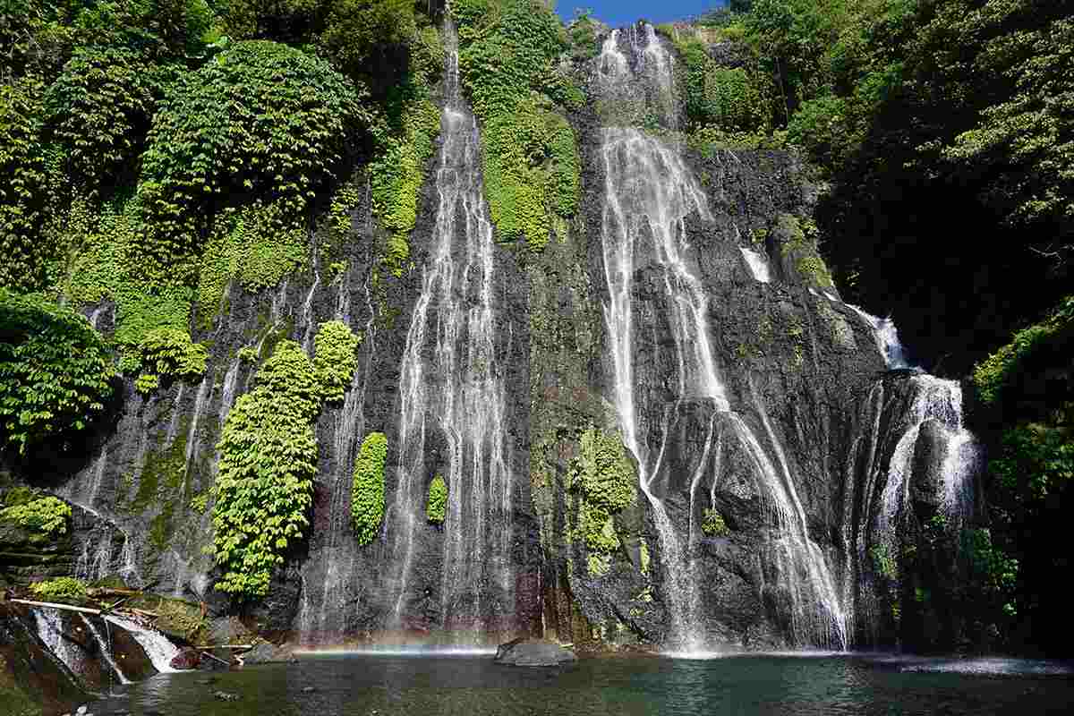 Sensasi Air Terjun Banyumala