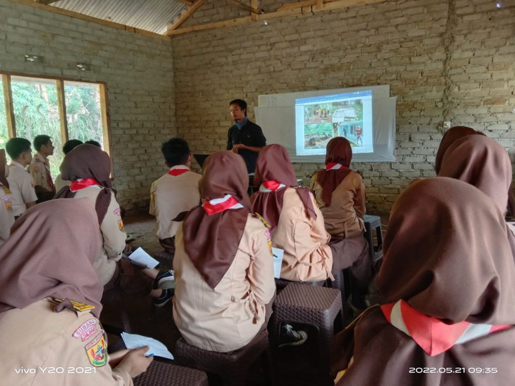 Pendidikan Lingkungan Hidup di SMA Triyasa